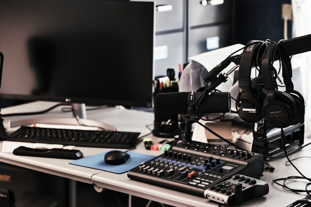 Cover Image for Complete Guide to Email Broadcast: What It Is, How It Works, and Best Practices